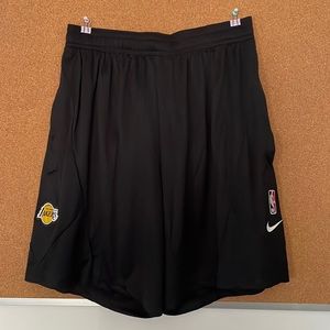 Los Ángeles Lakers basketball shorts